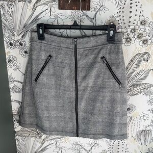 GAP Gray Plaid Mini Skirt with Zipper Details